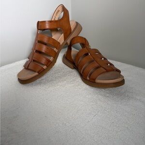 Dr Scholl's Strappy Sandals Size 8.5